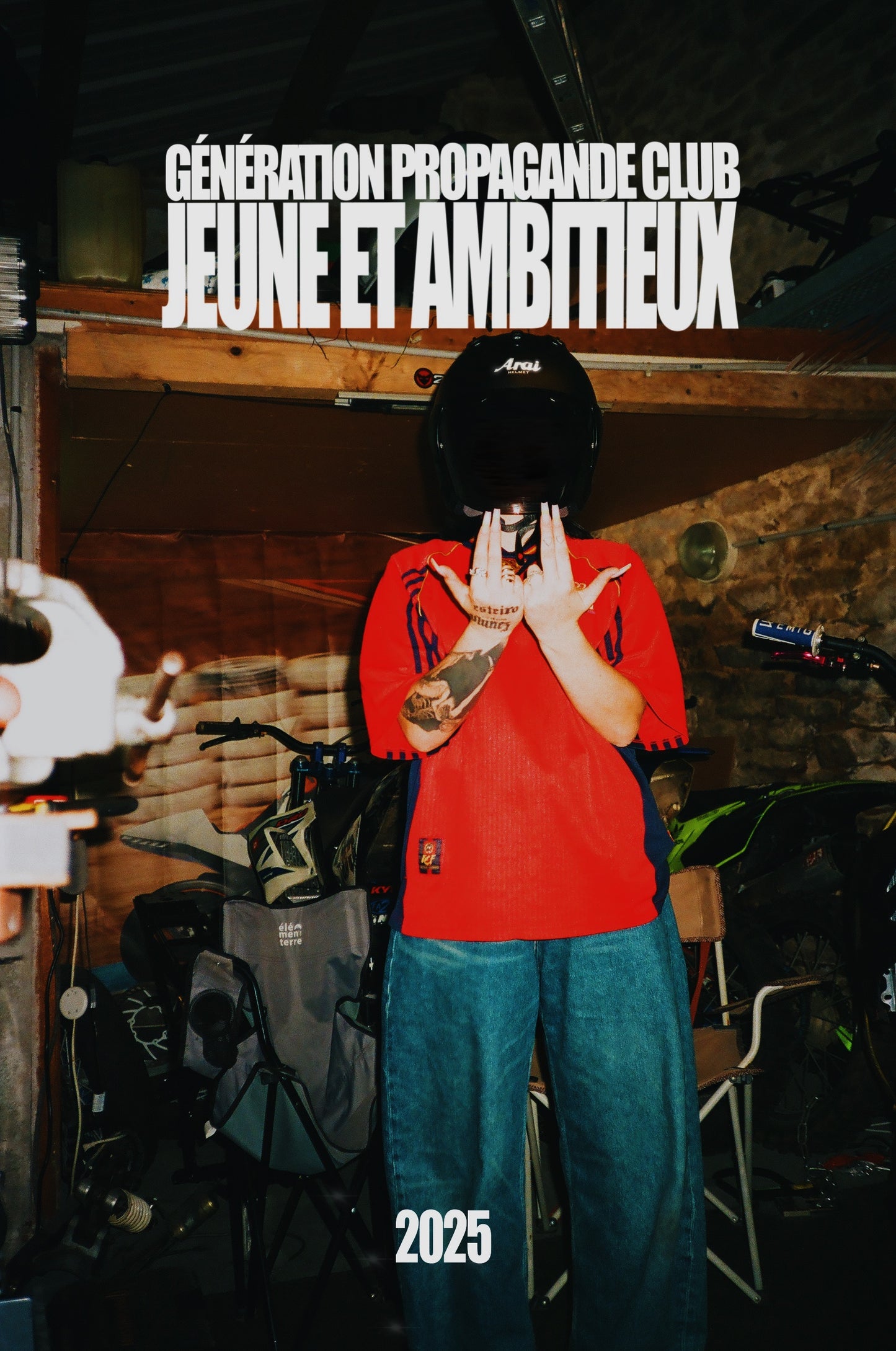 JEUNE ET AMBITIEUX.